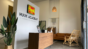Huuk Barber Academy